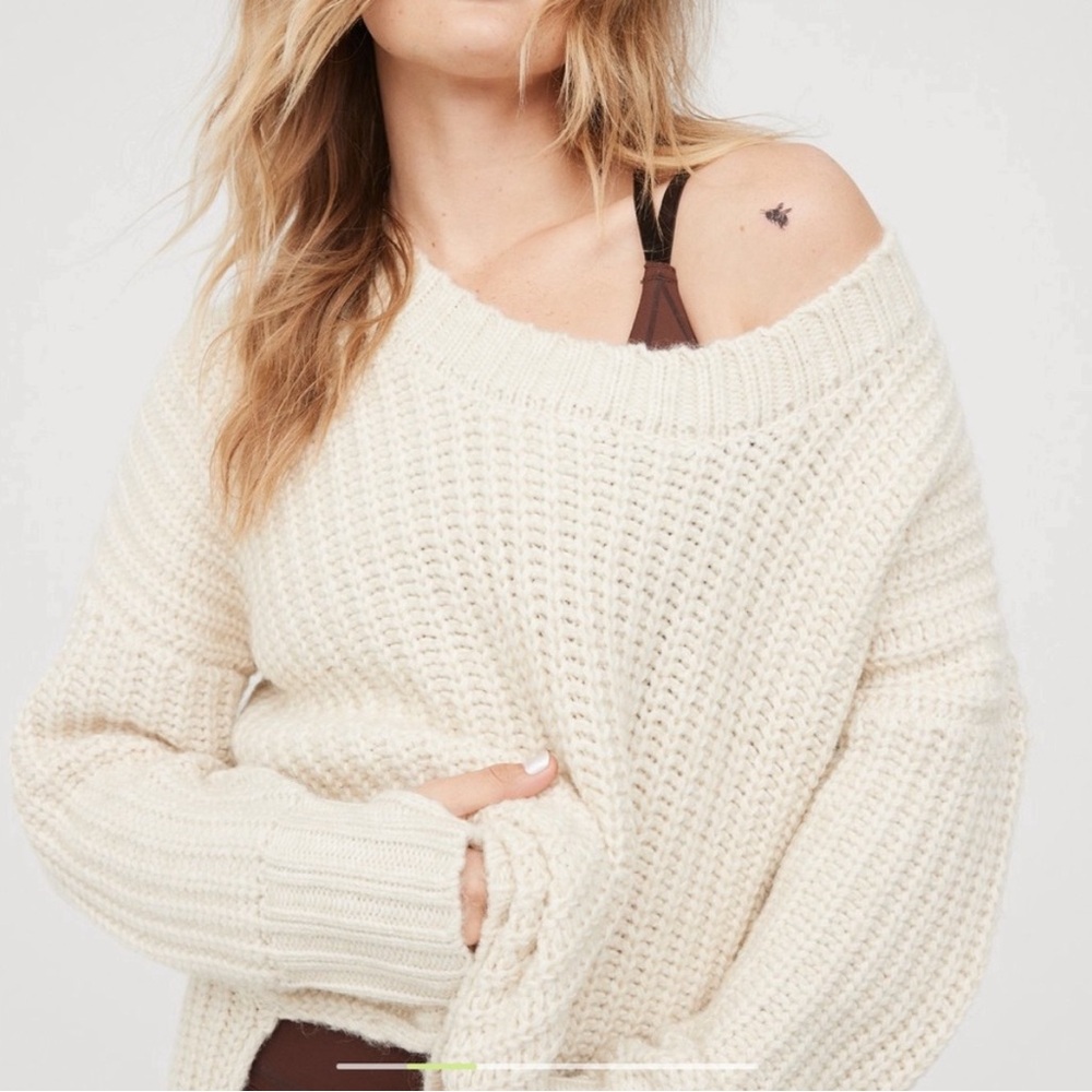 NWT OFFLINE BY AERIE BUNDLE UP SWEATER SIZE M - Picture 3 of 11